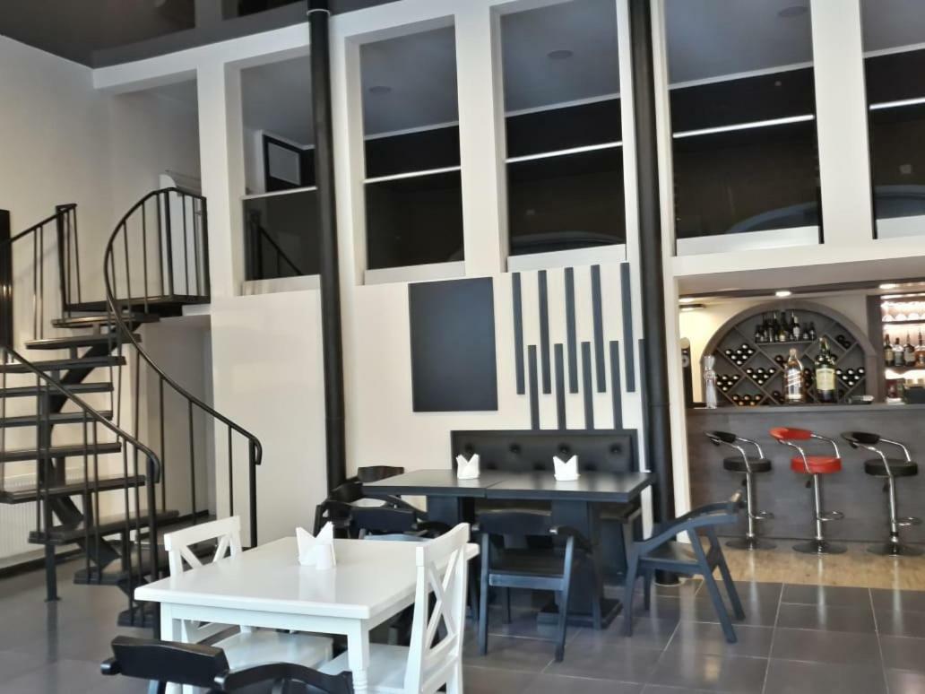 R And B Otel Borjomi Dış mekan fotoğraf